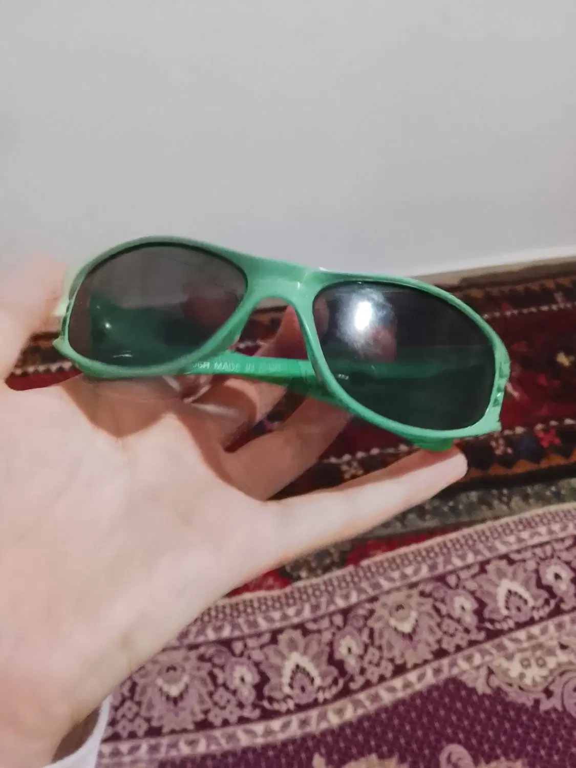 عروسک|اسباب‌‌بازی|باسمنج, |دیوار