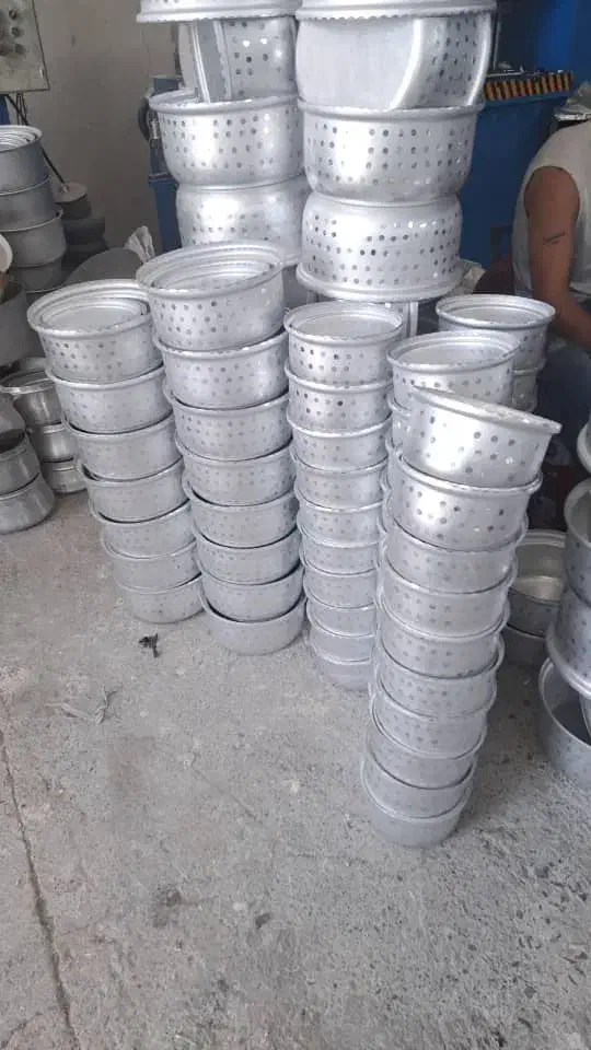 خریدو فروش انواع ظرف ظروف اشپزخانه|ظروف سرو و پذیرایی|کهنوج, |دیوار