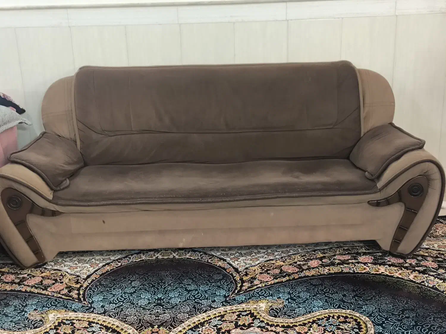 بسیار تمیز|مبلمان خانگی و میز عسلی|قنوات, |دیوار