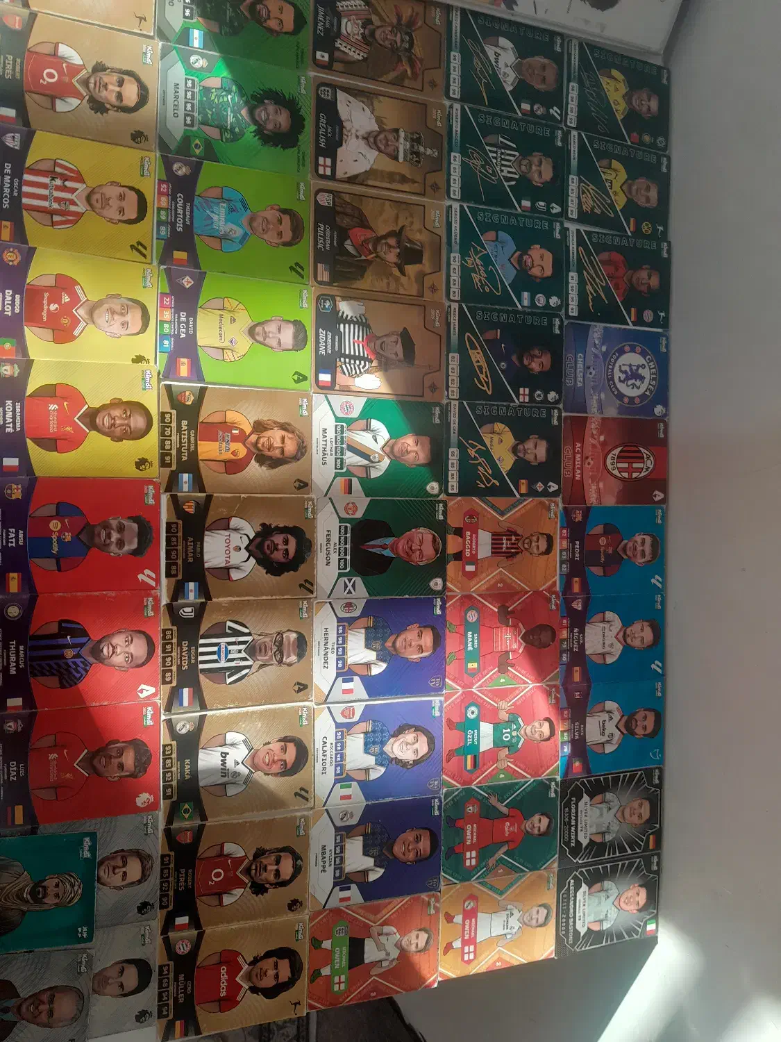 کارت کیمدی|اسباب‌‌بازی|میانه, |دیوار