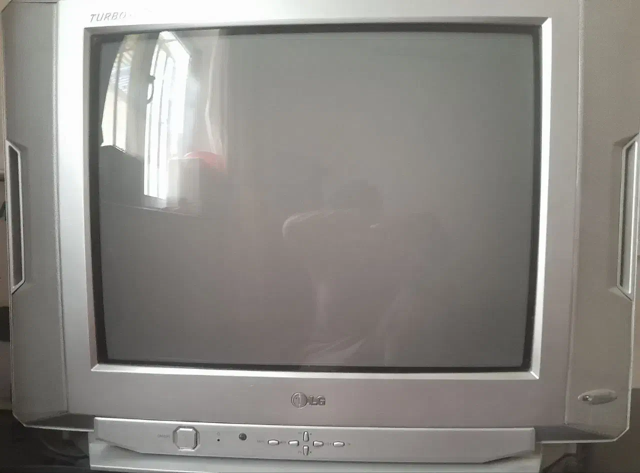 تلوزیون ۲۱ تمیز|تلویزیون و پروژکتور|گنبد کاووس, |دیوار