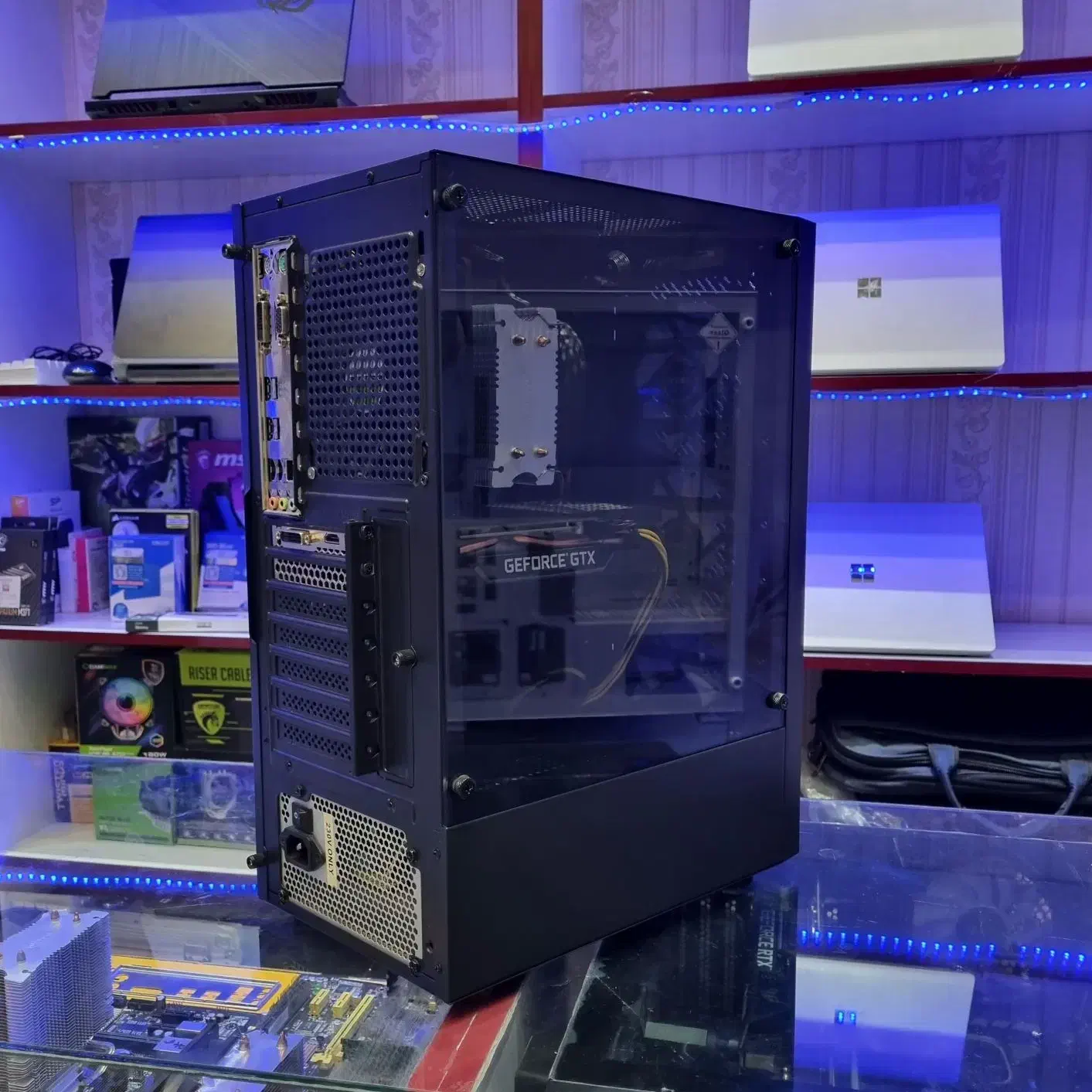 سیستم گیمینگ با دسته و وسایل|رایانه رومیزی|بروجرد, |دیوار