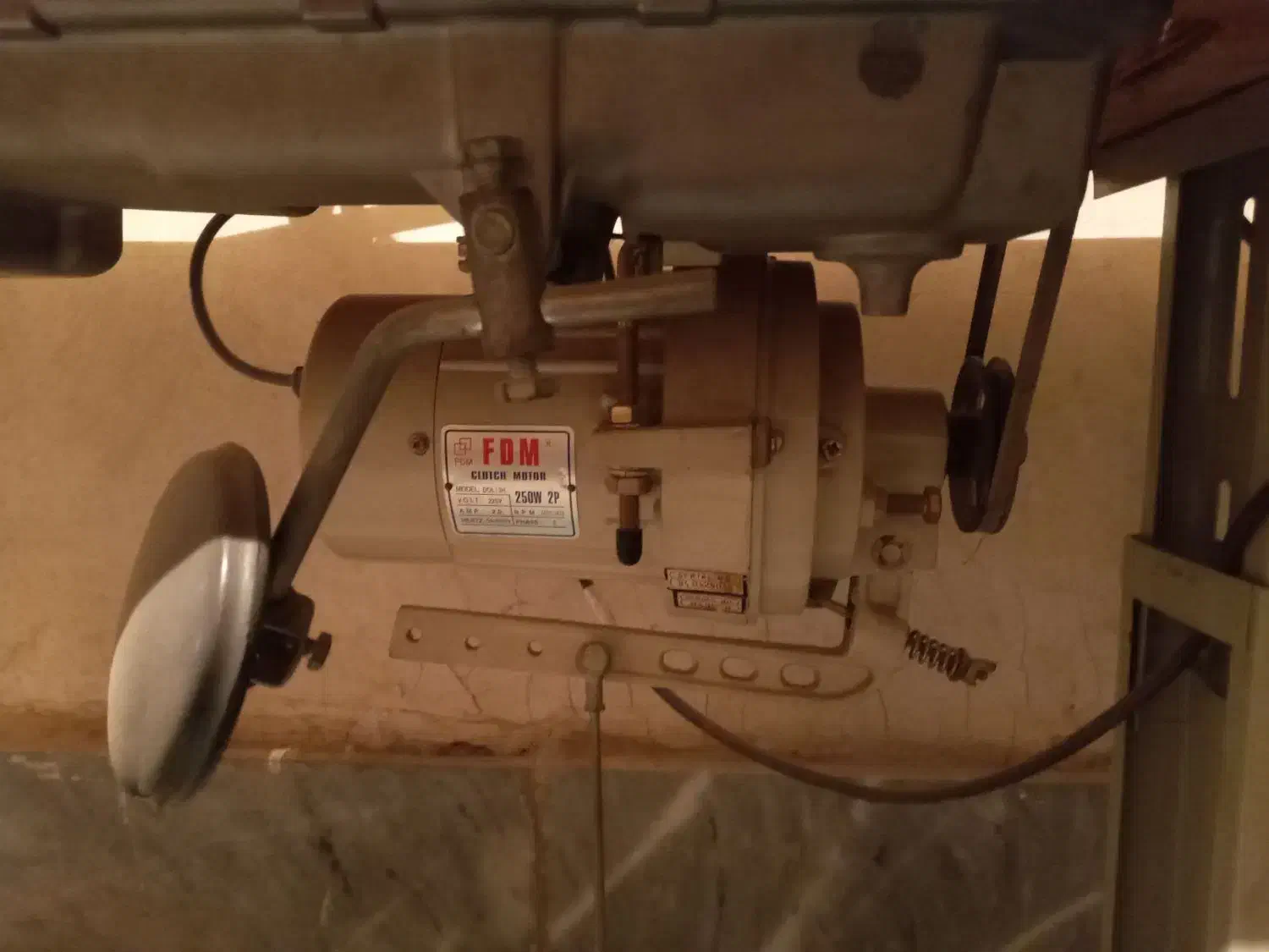 راسته دوز|چرخ خیاطی و ریسندگی|اصفهان, اندوان|دیوار