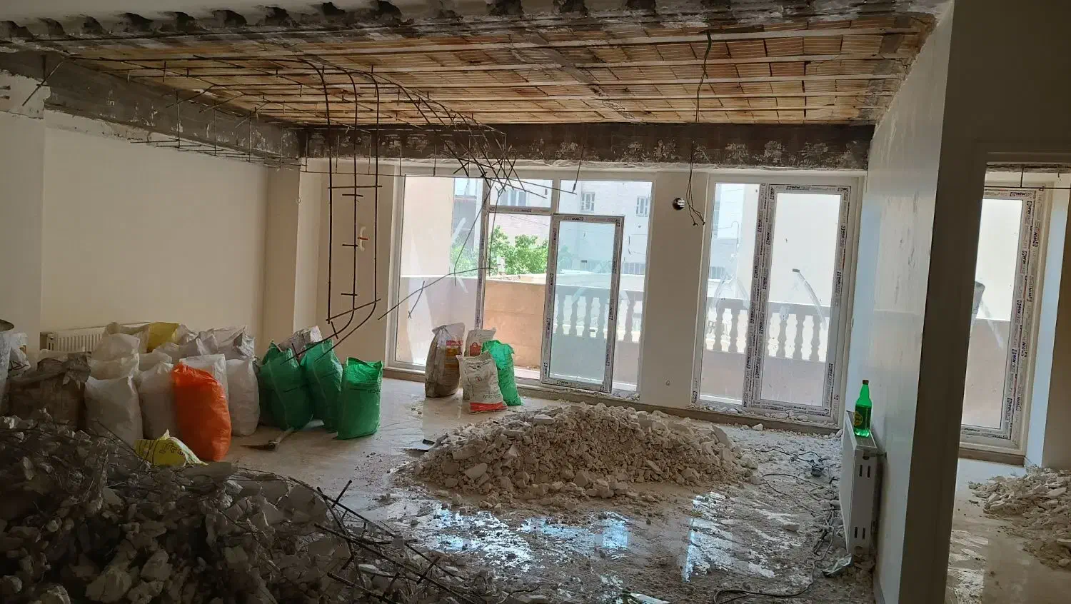 تخریب ساختمان وبتن کنی کلی وجزئی|خدمات پیشه و مهارت|تبریز, |دیوار