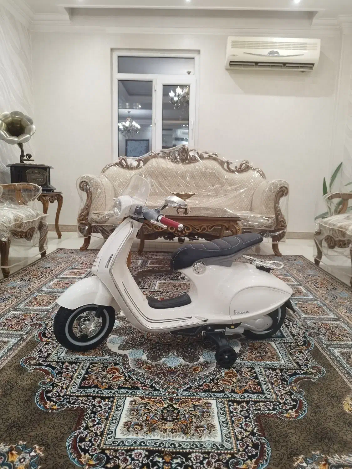 موتور شارژی وسپا تمیز و سالم|اسباببازی بچه|پاکدشت, خاتون آباد|دیوار