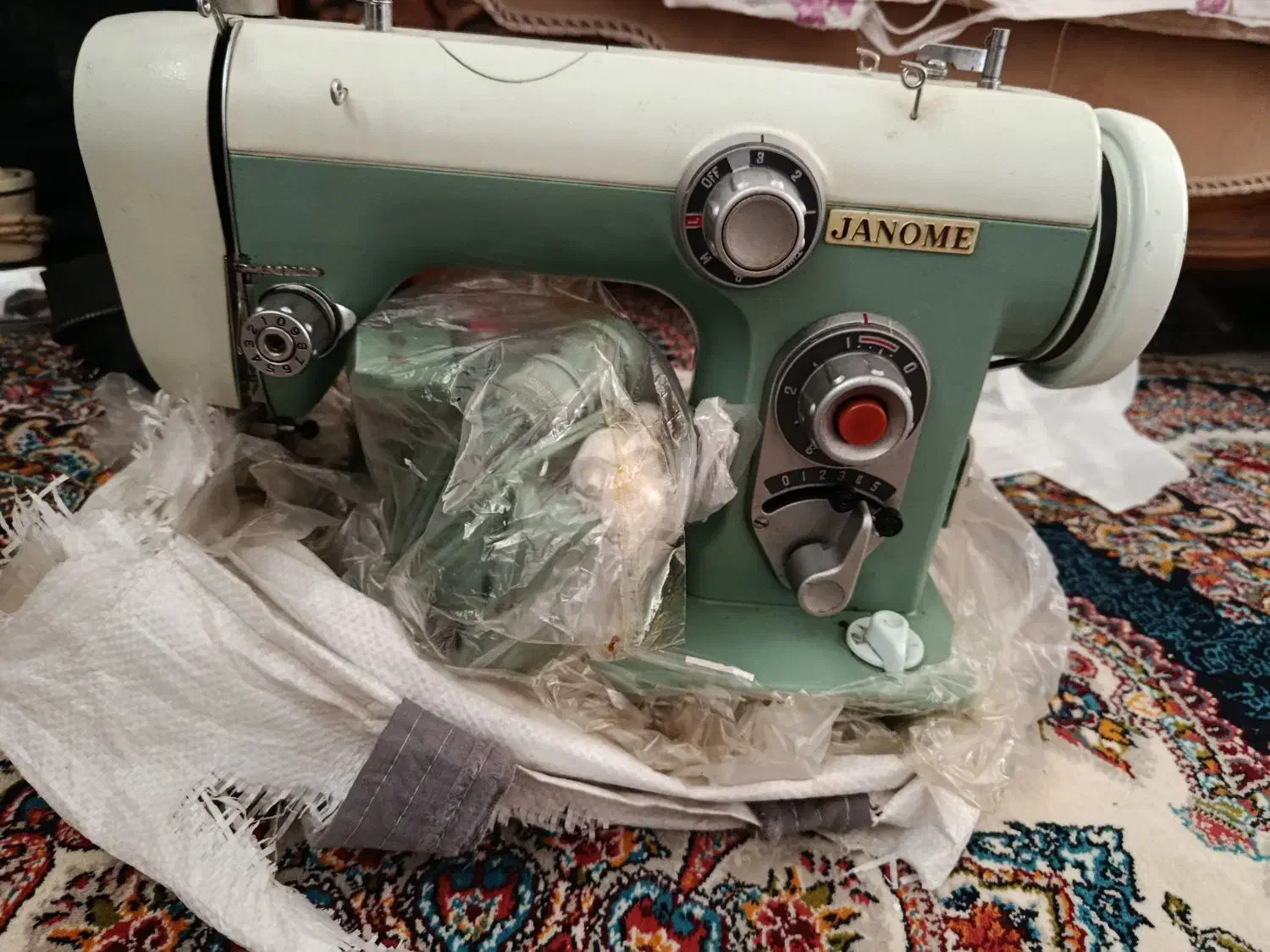 مادیگی چرخ خیاطی|چرخ خیاطی و ریسندگی|تهران, شهرک استقلال|دیوار