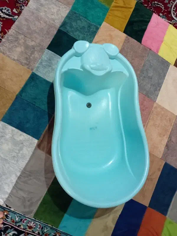 وان حمام کودک و قالیچه|اسباب و اثاث بچه|تهران, هفده شهریور|دیوار