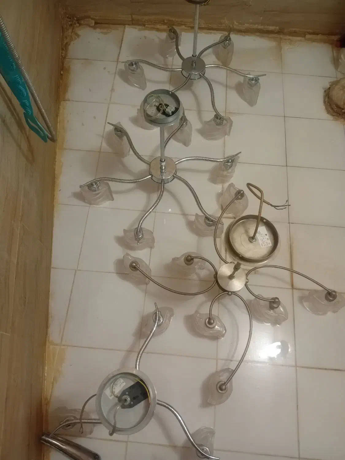 لوستر مفت|لوستر و چراغ آویز|محمدشهر, شهرک چمران|دیوار