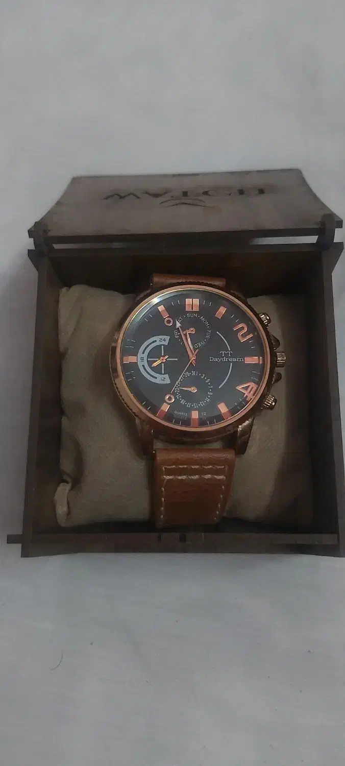 ساعت مردانه در حد نو قیمت ۸۰۰ تومان|ساعت|حبیب آباد, |دیوار