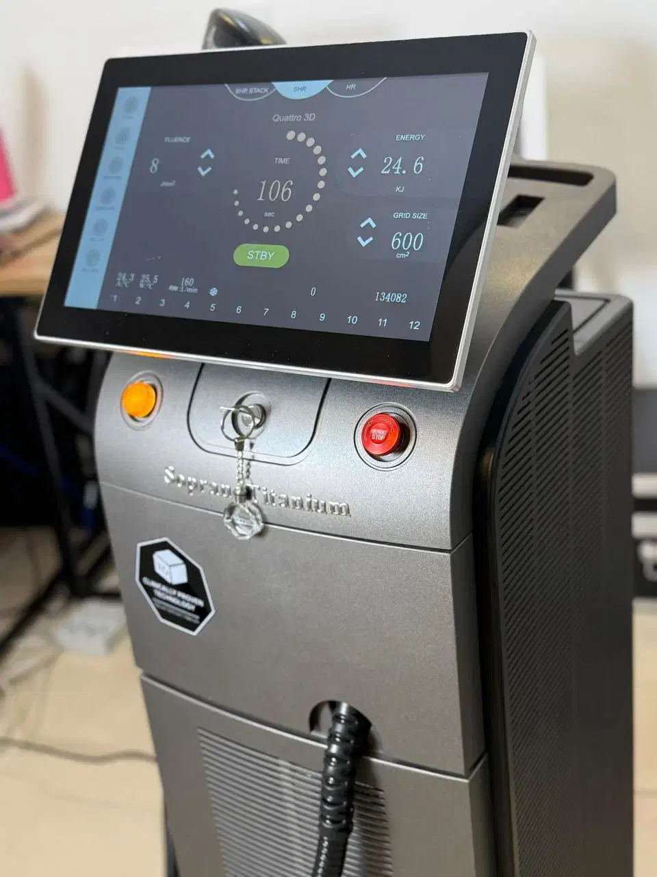 فروش کلیه تجهیزات پوست و زیبایی در کرمانشاه|پزشکی|کرمانشاه, |دیوار