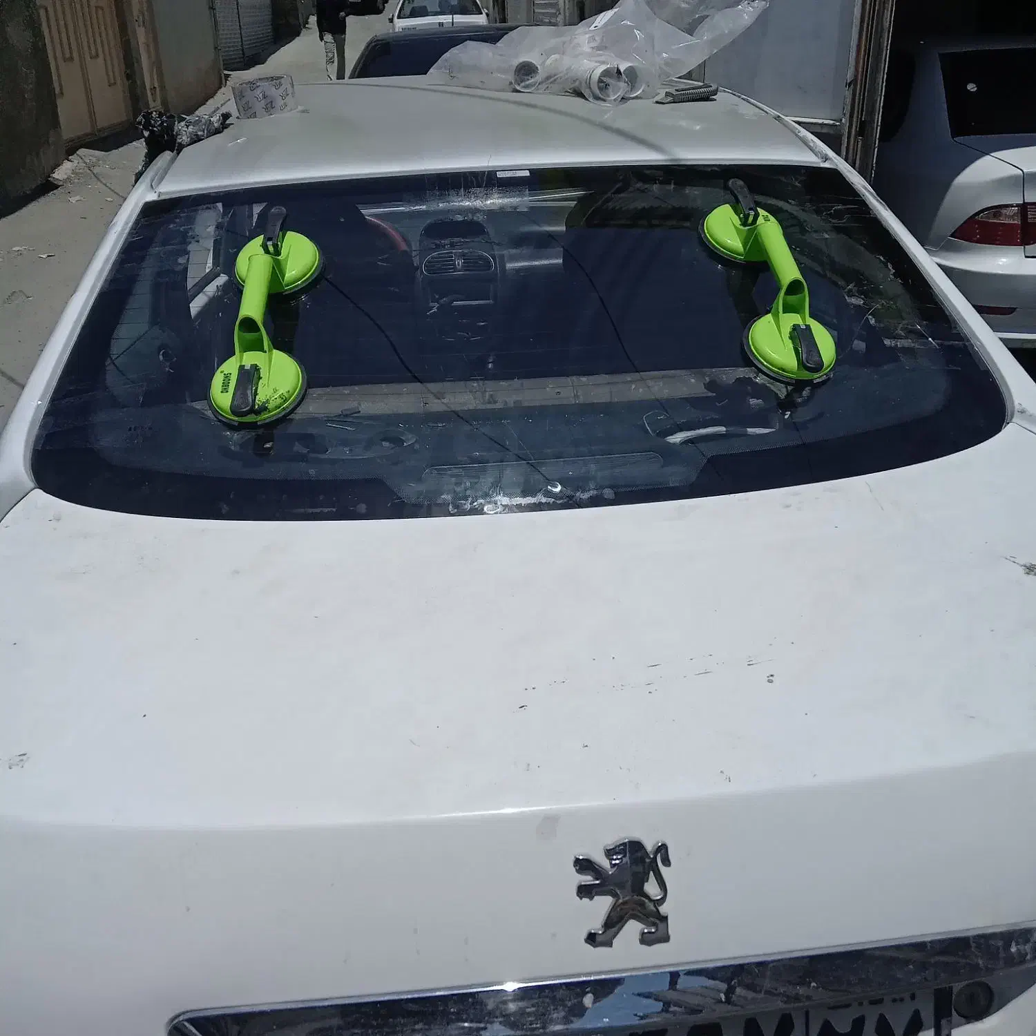 شیشه اتومبیل اشرفی(نایسر، نقدواقساط)|خدمات موتور و ماشین|سنندج, |دیوار