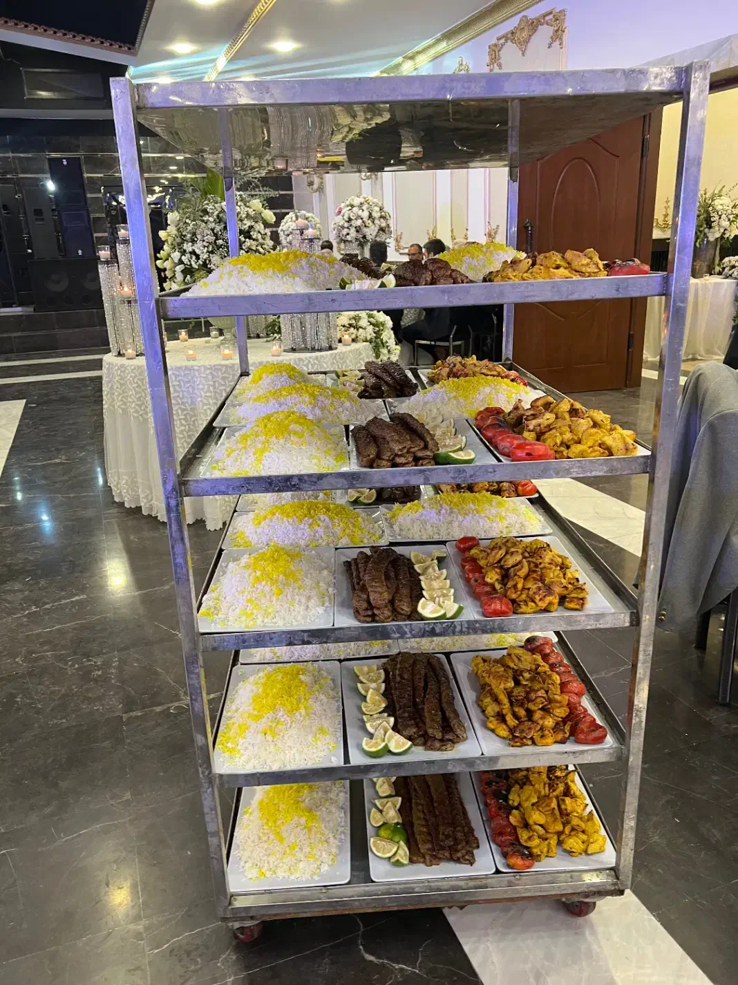 ترولی تالار|کافی‌شاپ و رستوران|تهران, یافت‌آباد|دیوار