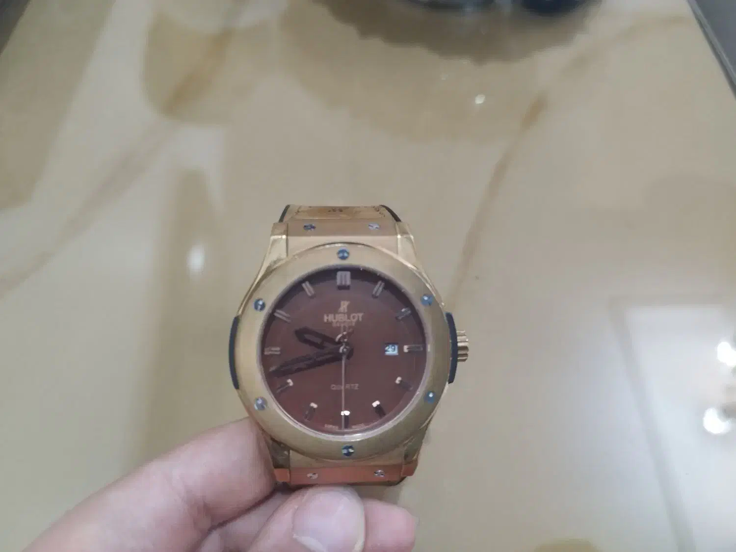 ساعت مردانه هابلوت|ساعت|قدس, شهر‌قدس|دیوار