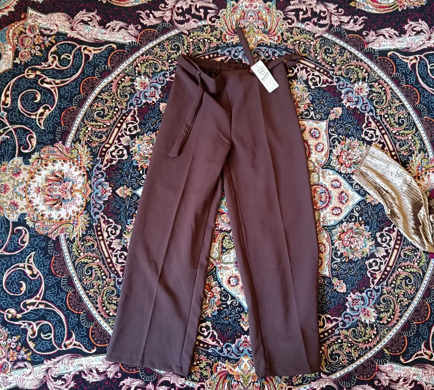 لباس زنانه|لباس|شیراز, دست خضر|دیوار