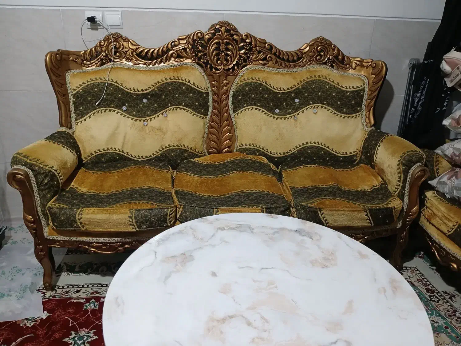 مبل سلطنتی ۹ نفره سالم و تمیز|مبلمان خانگی و میز عسلی|اسلامشهر, کاشانک|دیوار