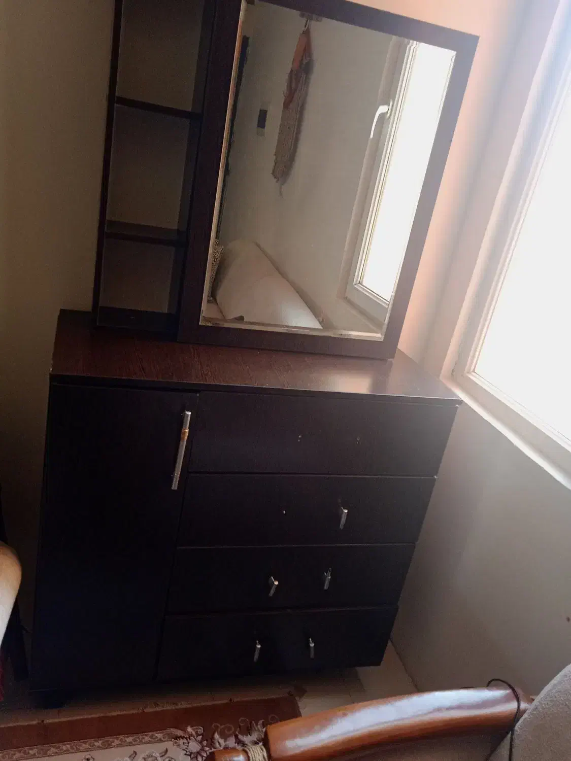 دراور چهار کشویی یه درب بغل اینه کشویی|جاکفشی، کمد، دراور|محمدیه-قزوین, |دیوار