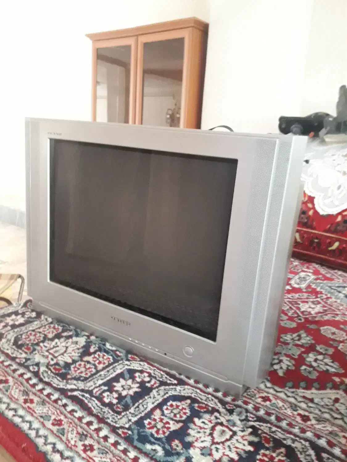 دو عدد تلویزیون|تلویزیون و پروژکتور|رشت, کوی قدس|دیوار