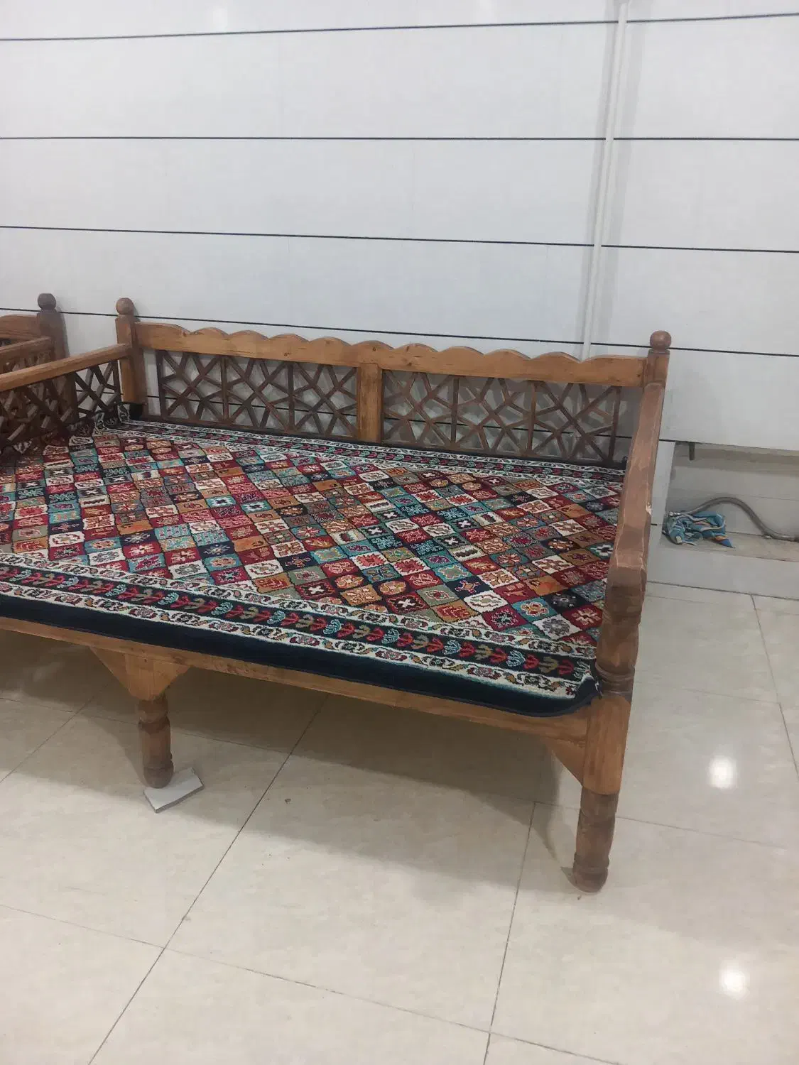 تخت سنتی|مبلمان خانگی و میز عسلی|کوهدشت, |دیوار