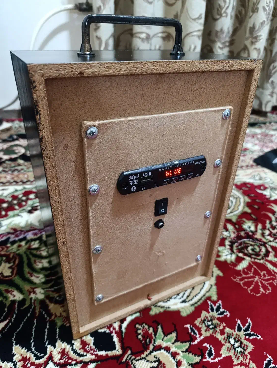 اسپیکر دستساز شارژی|سیستم صوتی خانگی|گلوگاه بابل (گلیا), |دیوار