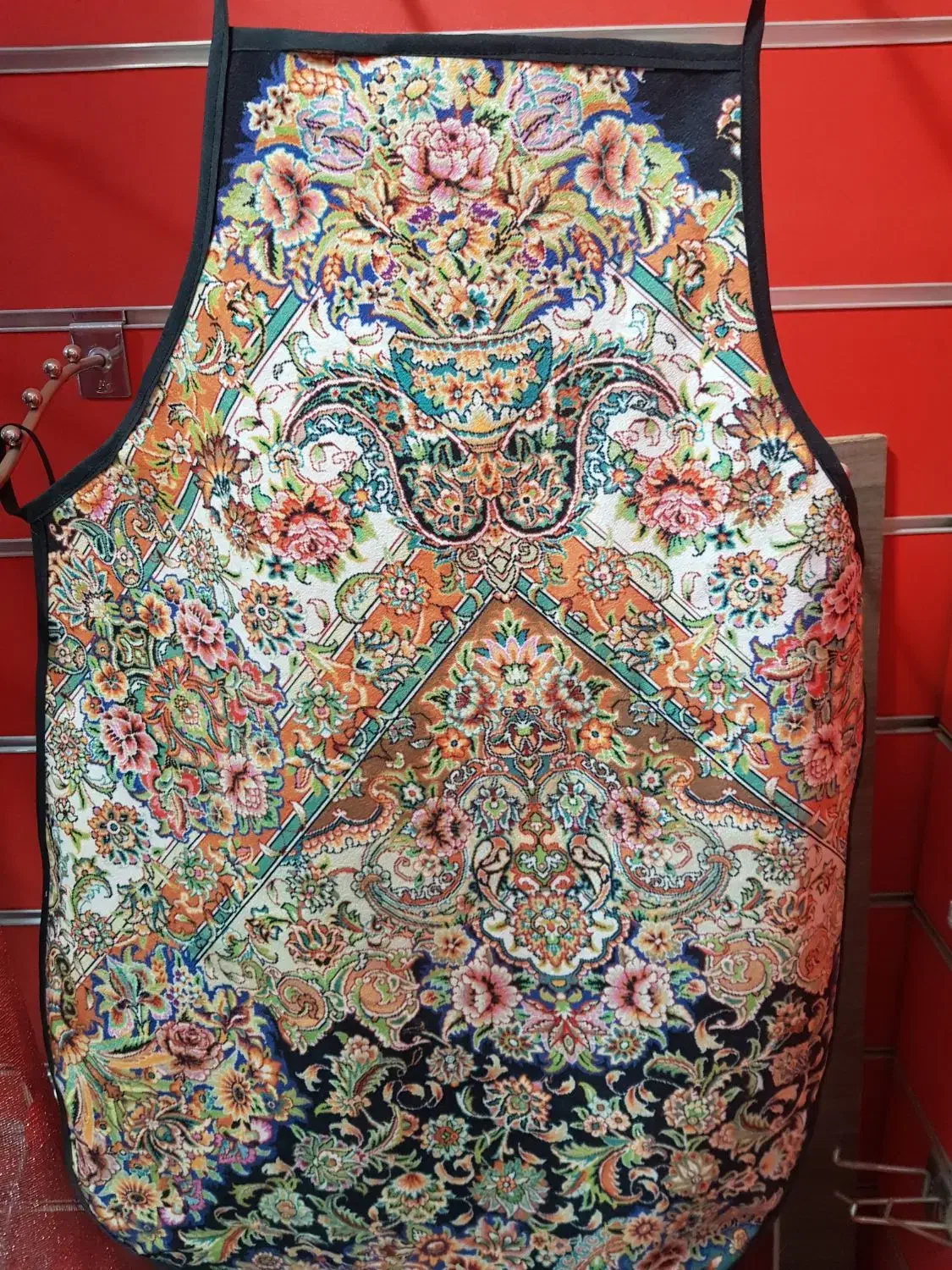 پیشبنداشپزخانه|سفره، حوله، دستمال آشپزخانه|اصفهان, لنبان|دیوار