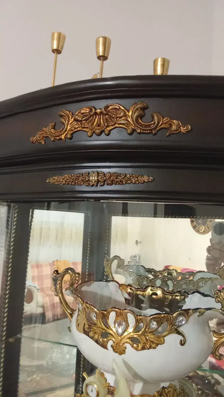 بووفه.چهار طبقه .چووب گردو کاملا سالم|بوفه، ویترین، کنسول|اردبیل, |دیوار