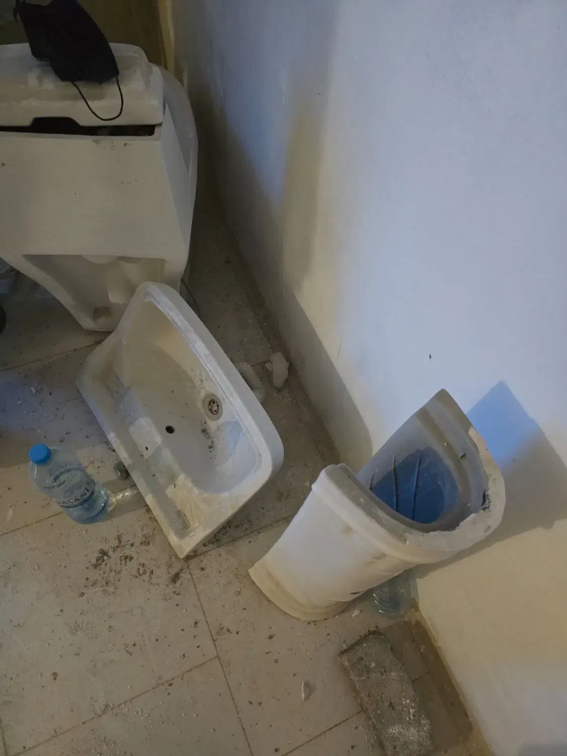 ۲ عدد دستشور  ۲ عدد پایه دستشور و ۱عدد توالت فرنگی|لوازم سرویس بهداشتی|مشهد, چهارچشمه|دیوار