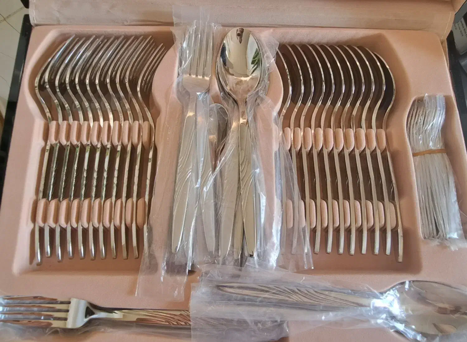 سرویس قاشق چنگال|ظروف سرو و پذیرایی|آفتاب, |دیوار