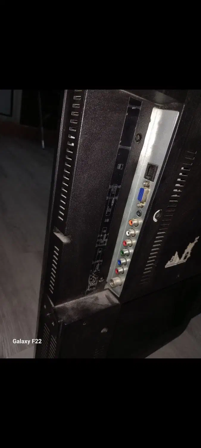 تلوزیون ال سی دی ۶۵ آیوا شکسته|تلویزیون و پروژکتور|هشتگرد, هشتگرد قدیم|دیوار