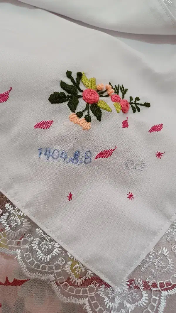 سرویس عروس /دستمال حجله/گلدوزی/سرویس خواب عروس|سفره، حوله، دستمال آشپزخانه|دهاقان, |دیوار