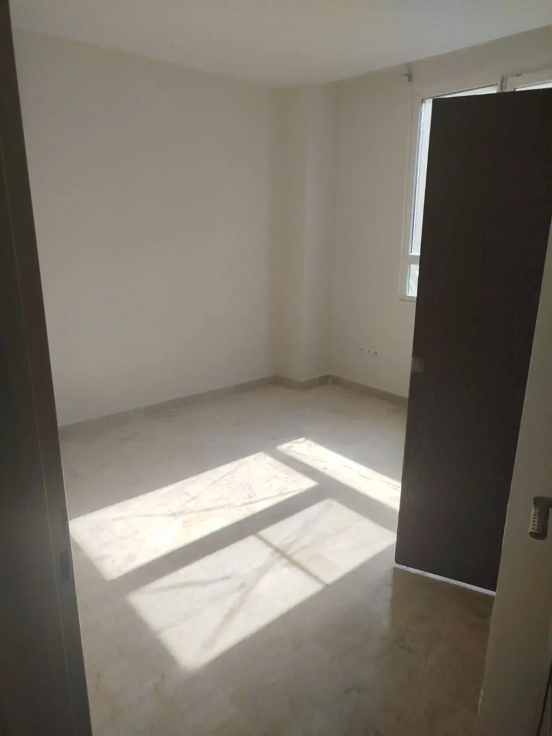 ۱۱۴مترتهرانسرشهرک آزادی تک واحدتخلیه(مالک )