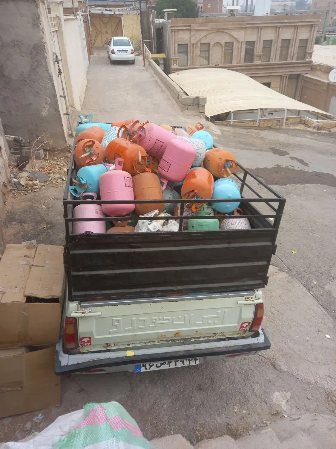 ضایعات می‌خریم سیار درب منزل یامحل کارشما|عمده‌فروشی|مسجد سلیمان, |دیوار