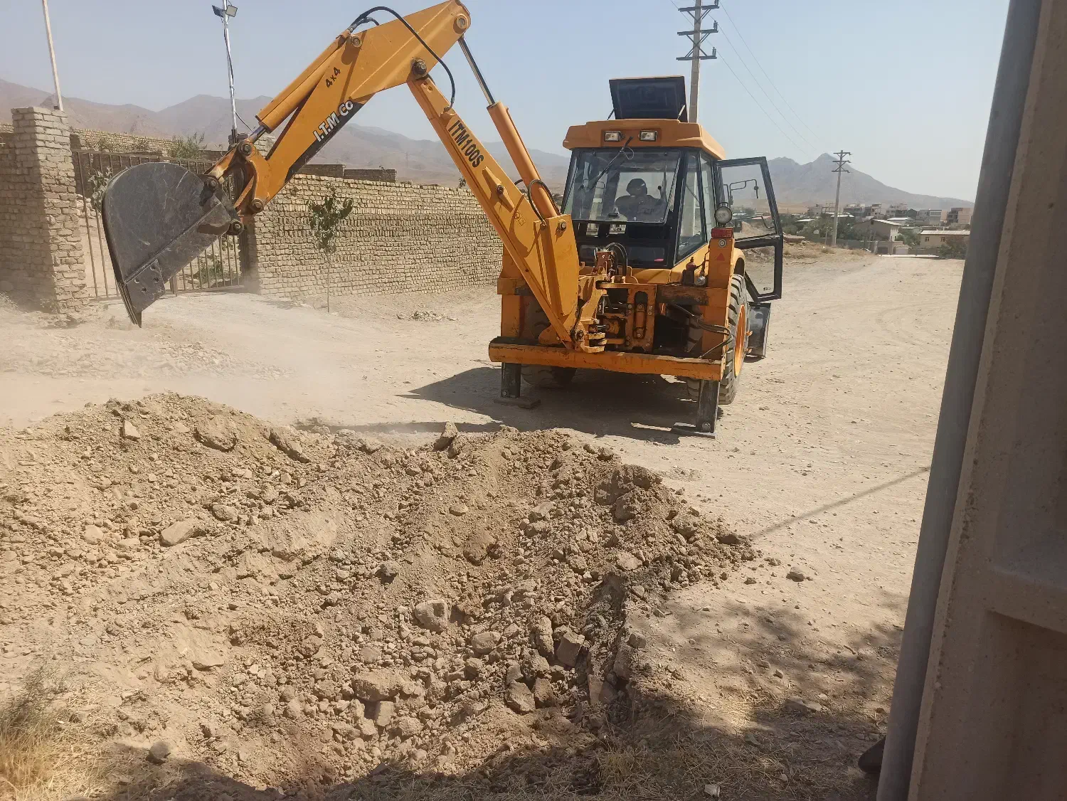 اجاره بیل بکهو|خدمات حمل و نقل|هشتگرد, هیو|دیوار