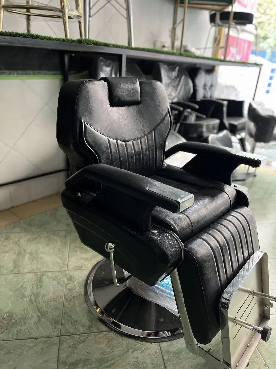 صندلی پدالی صندلی اصلاح مردانه صندلی اصلاح زنانه|آرایشگاه و سالنهای زیبایی|مشکیندشت, |دیوار