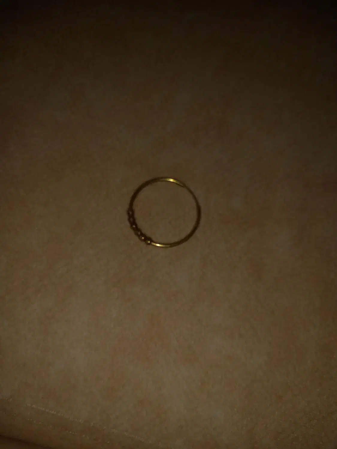 گوشواره گم شده|اشیا|ساوه, |دیوار