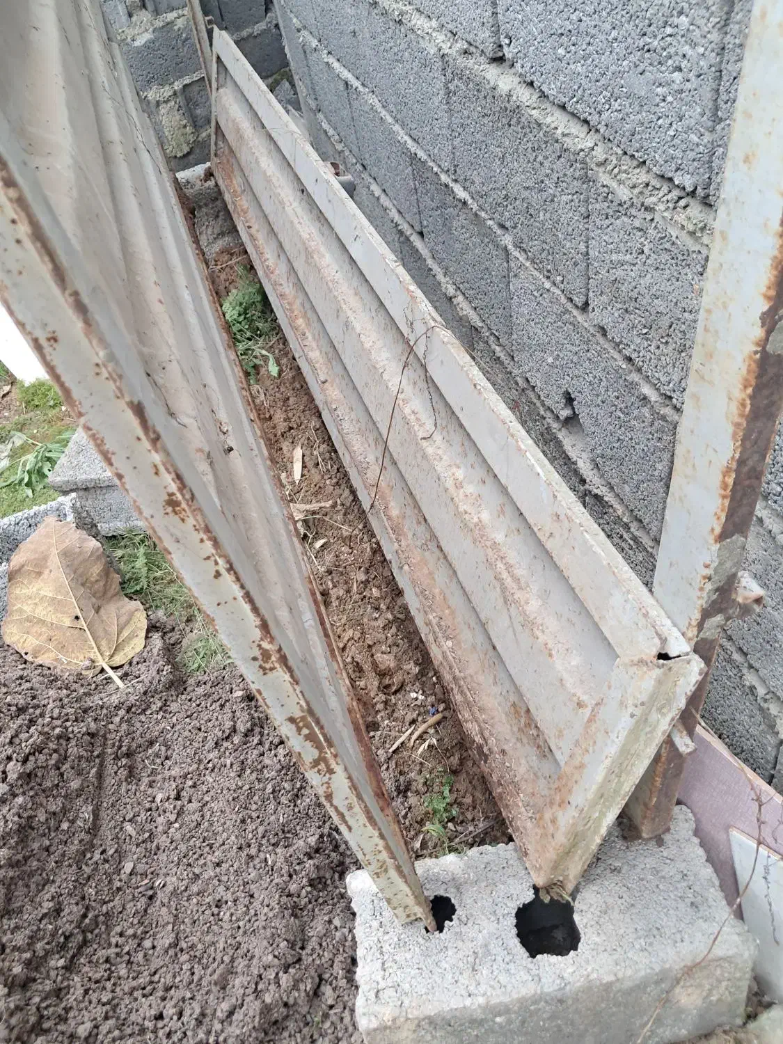 در و پنجره آهنی و دست دوم|مصالح و تجهیزات ساختمان|لاهیجان, لیالستان|دیوار