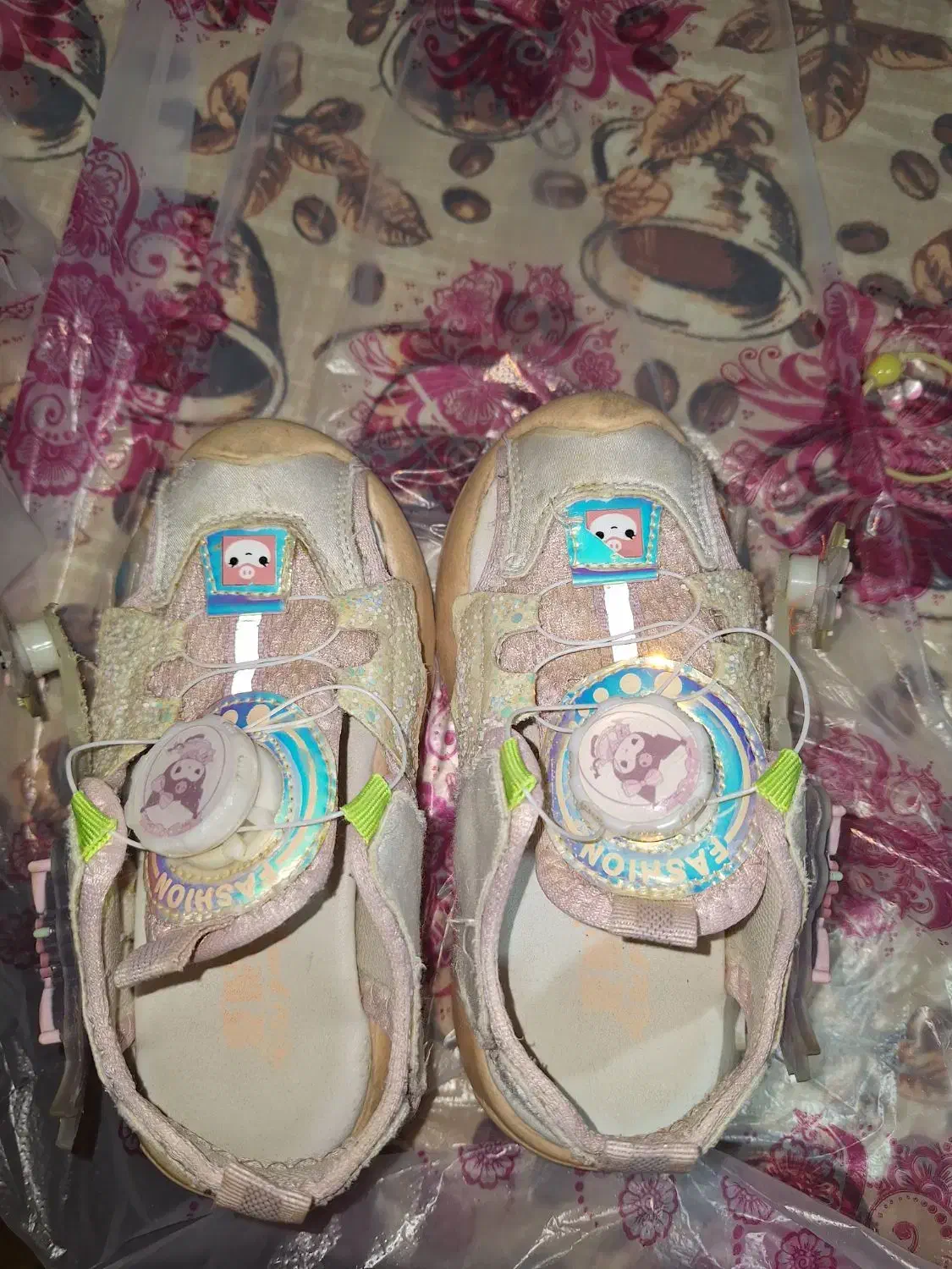 کفش دخترانه کرومی چراغدار سایر ۲۷|کفش و لباس بچه|لواسان, |دیوار