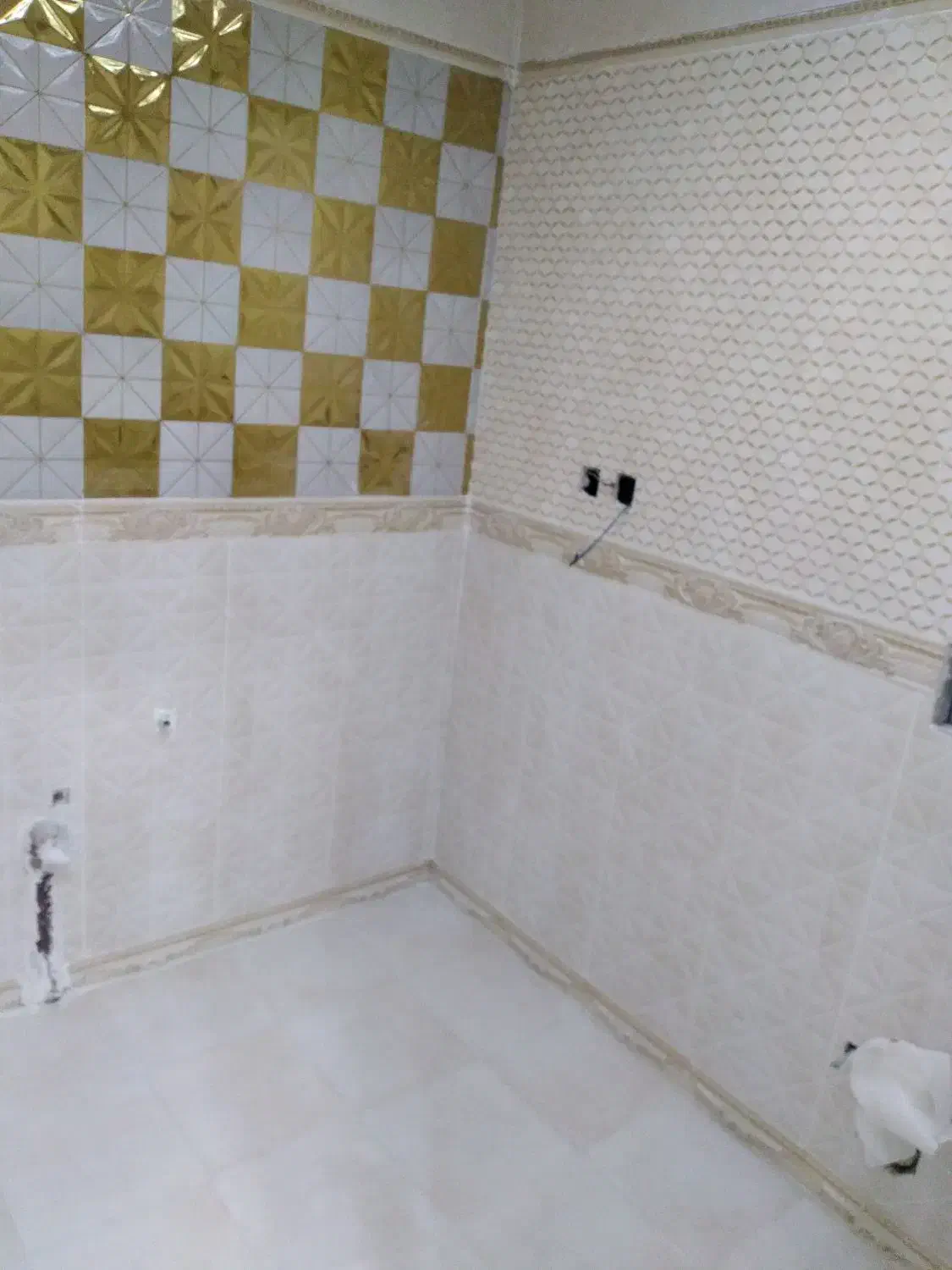 بازسازی کاشی کاشی کار سنگ کار گچکار سرامیک|خدمات پیشه و مهارت|تهران, میدان ولیعصر|دیوار