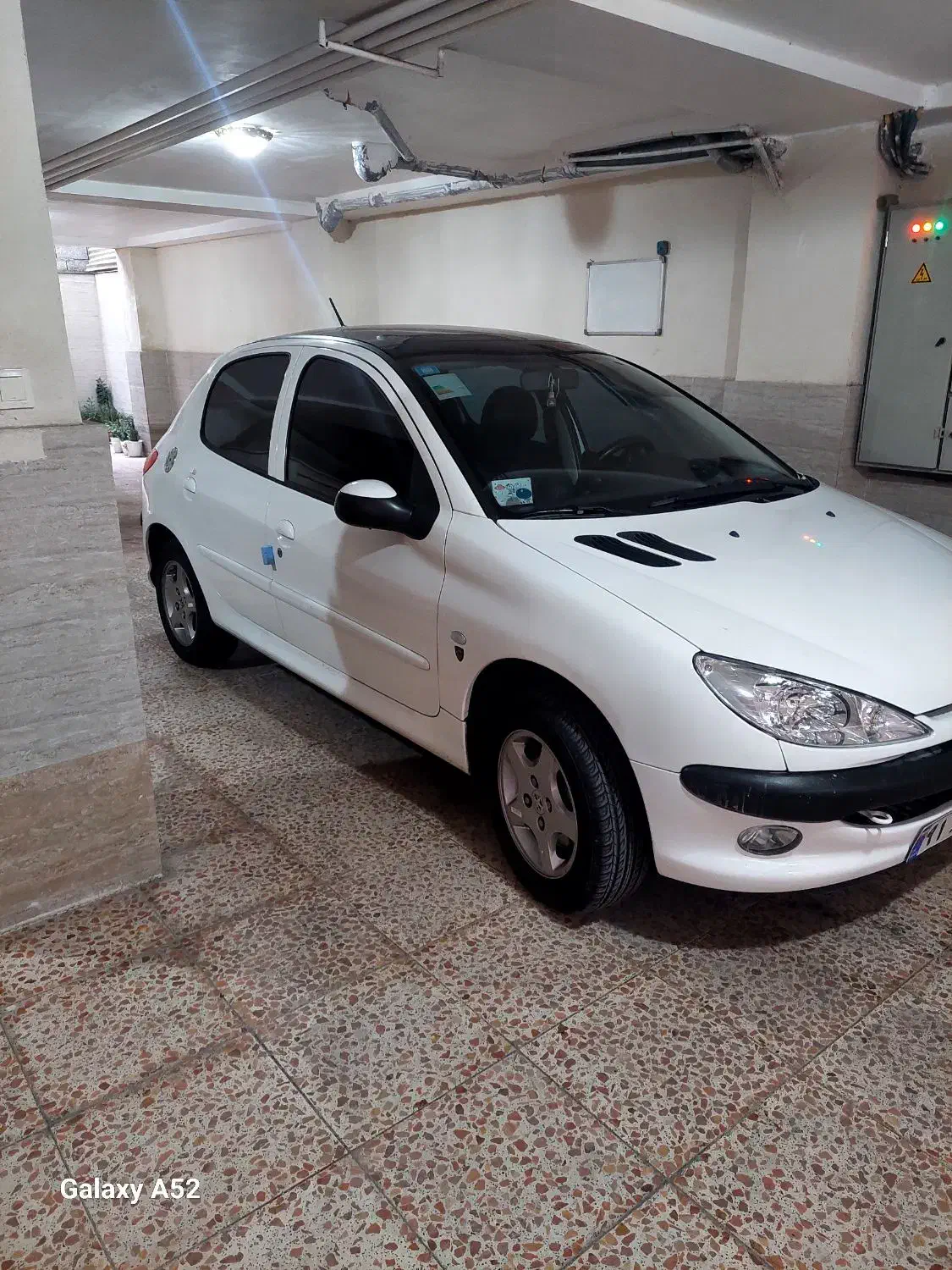 پژو 206 تیپ ۳ سقف شیشه ای(پاناروما)|خودرو سواری و وانت|رشت, آب و برق|دیوار