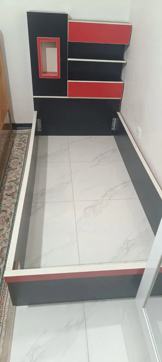 تخت یک نفره|تخت و سرویس خواب|قروه, |دیوار