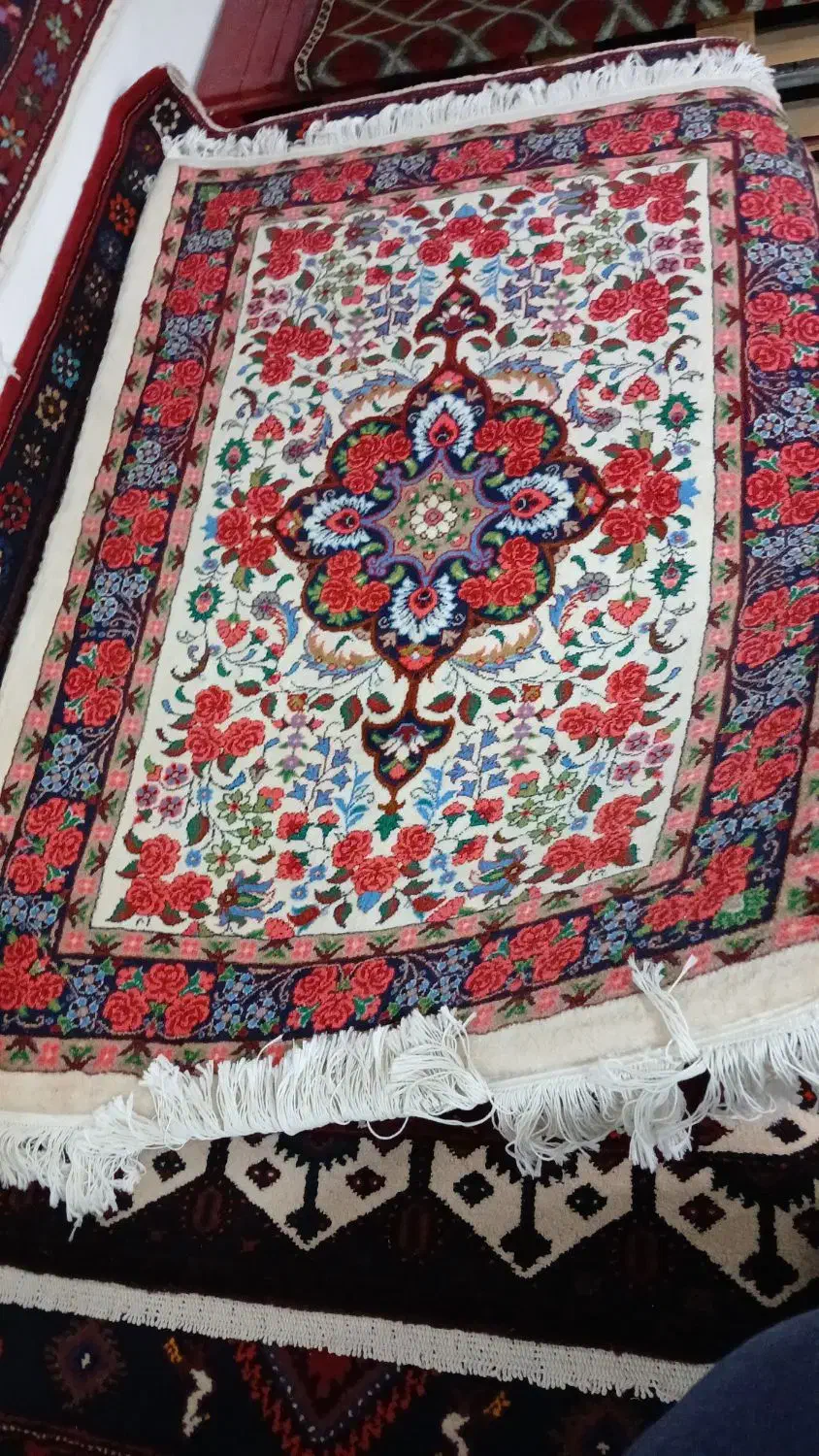 تعدادی فرش و گبه  گلیم با قیمت های مناسب|فرش|کرج, ساسانی (قلمستان)|دیوار