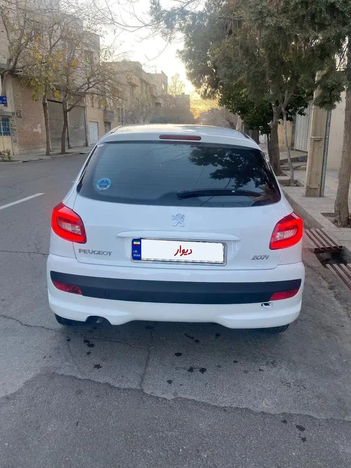 پژو۲۰۷دنده ای سقف فلز ۱۴۰۳|خودرو سواری و وانت|شیراز, اصلاح‌نژاد|دیوار