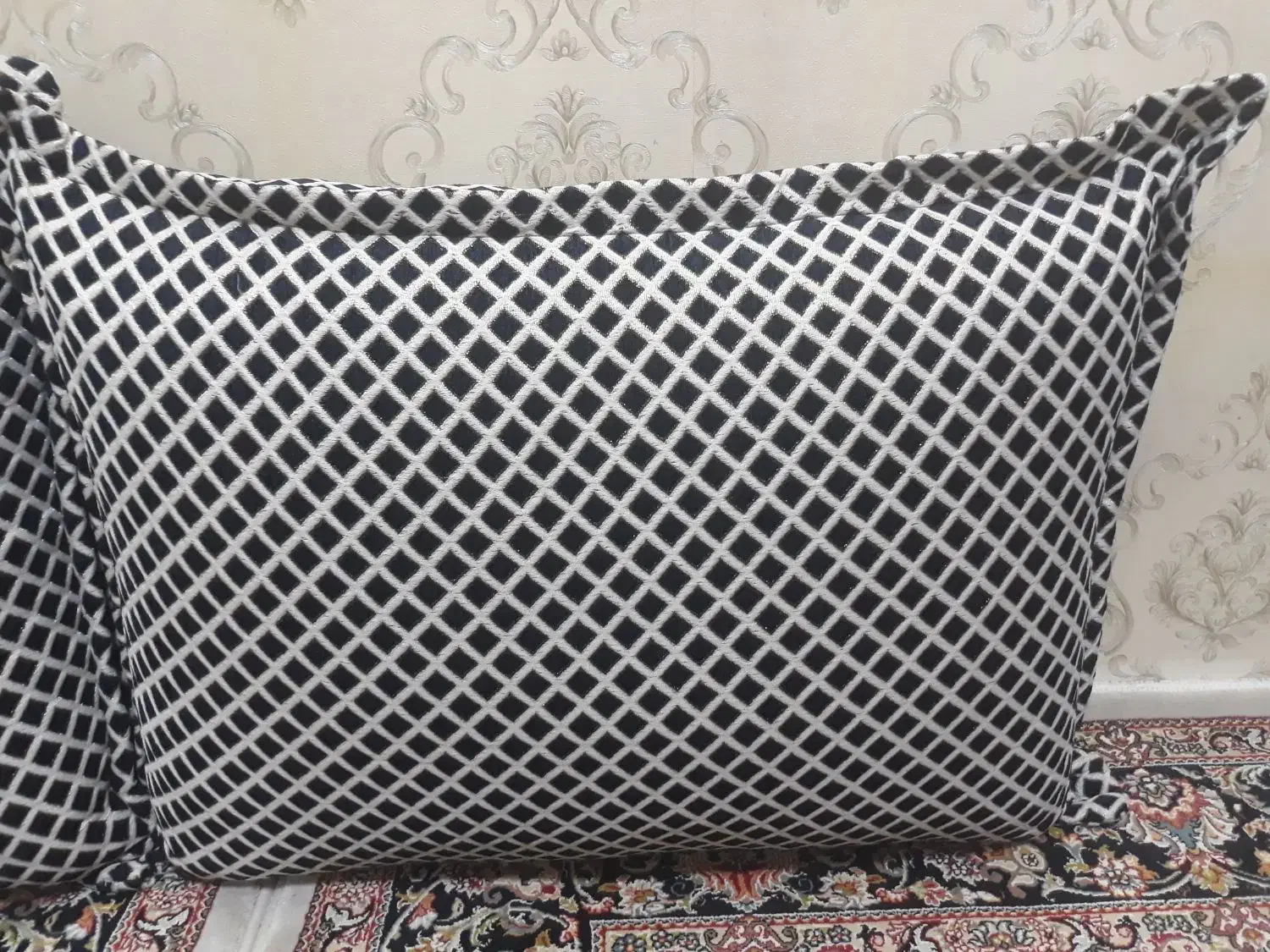 پشتی|پشتی|اصفهان, باتون|دیوار