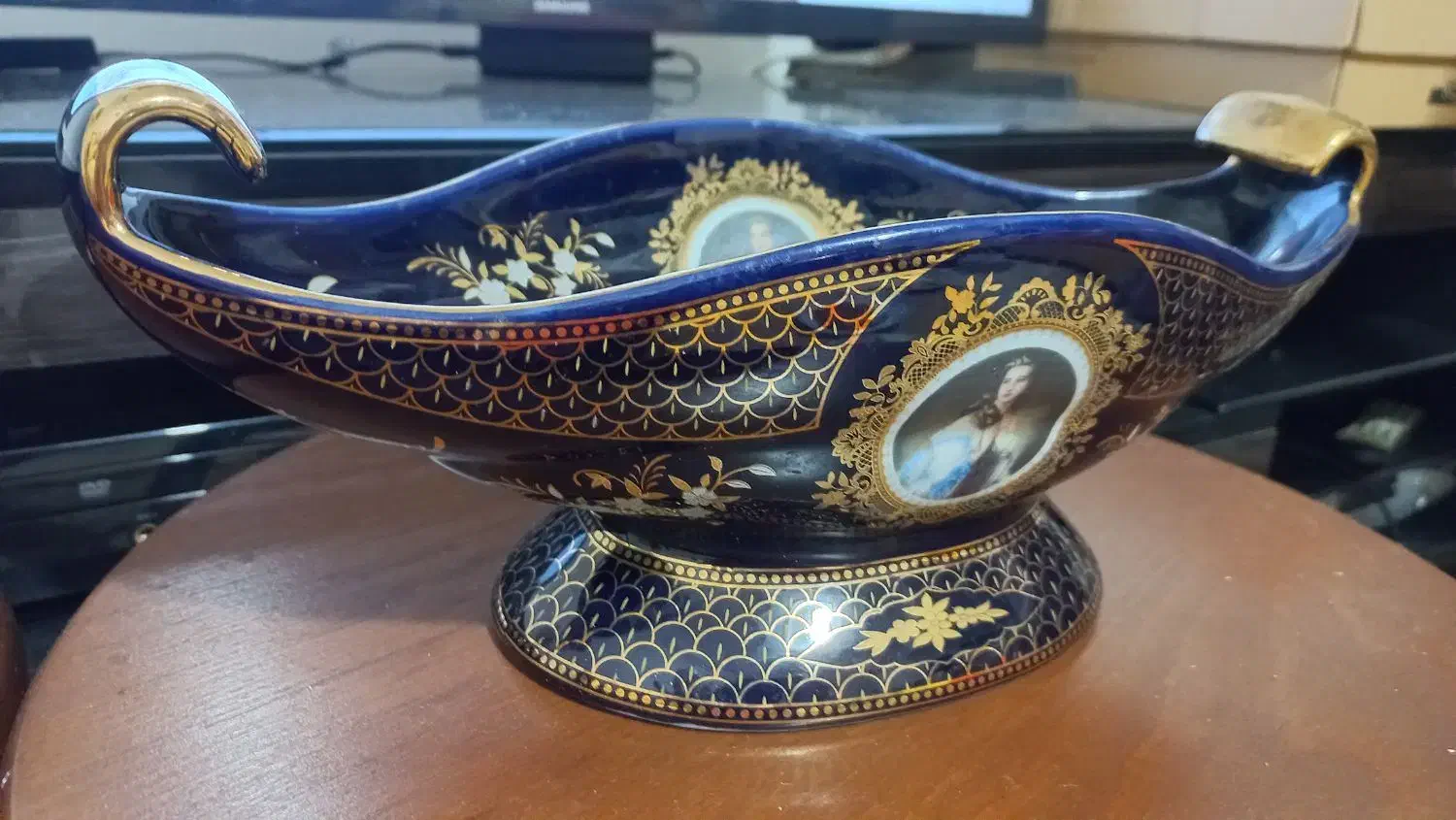 شکلات خوری شیک|ظروف سرو و پذیرایی|رشت, معلم|دیوار