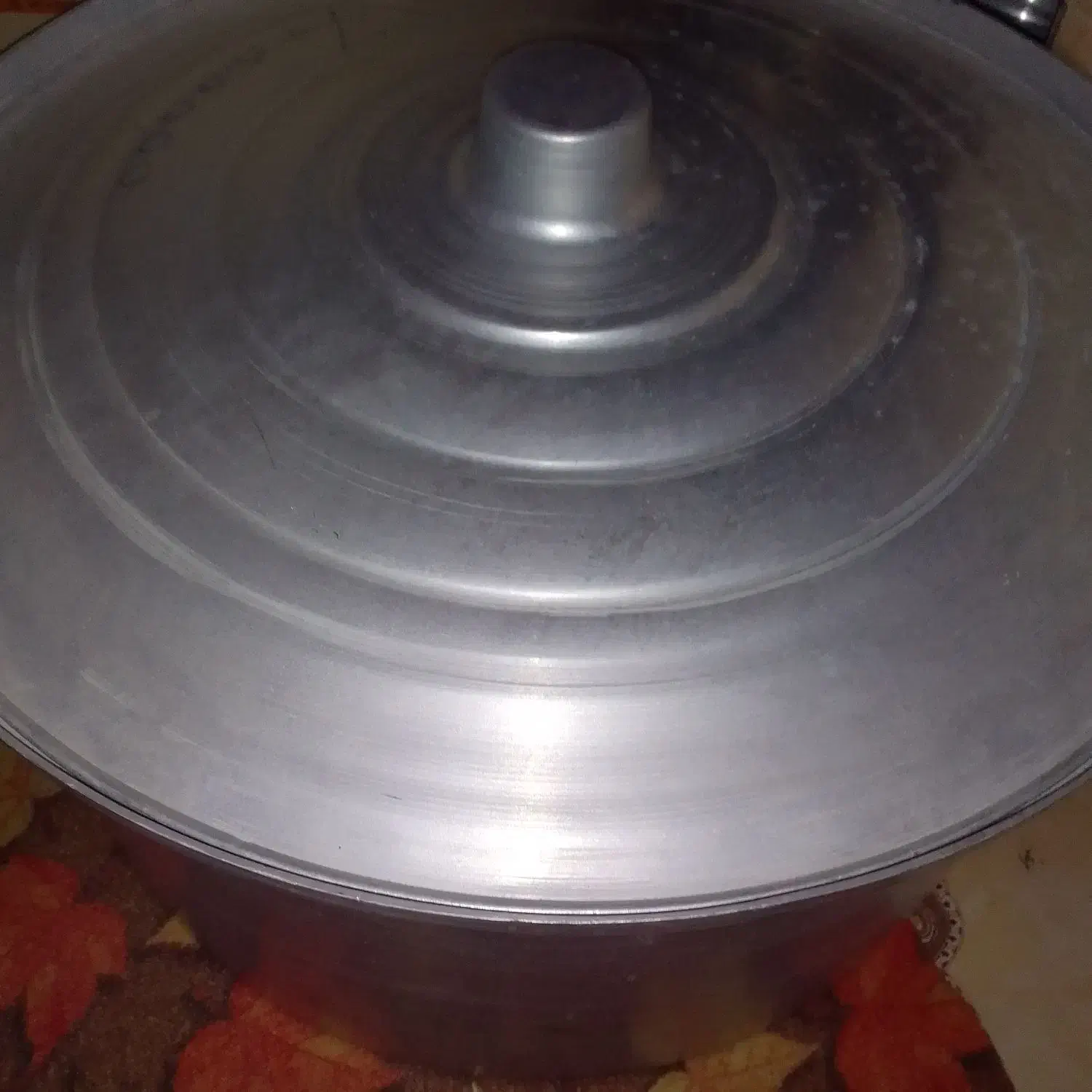 قابلمه رویی بزرگ|ظروف پختوپز|بندر گناوه, |دیوار