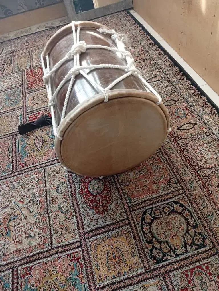 دمام سنج|درام و پرکاشن|شاهینشهر, خانه کارگر|دیوار