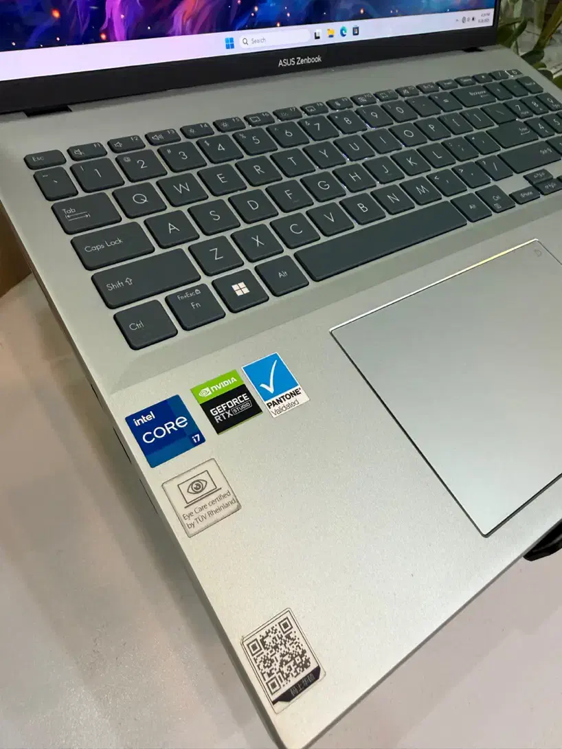 لپ‌تاپ ASUS ZENBOOK N7601Z|رایانه همراه|شیراز, ملاصدرا|دیوار