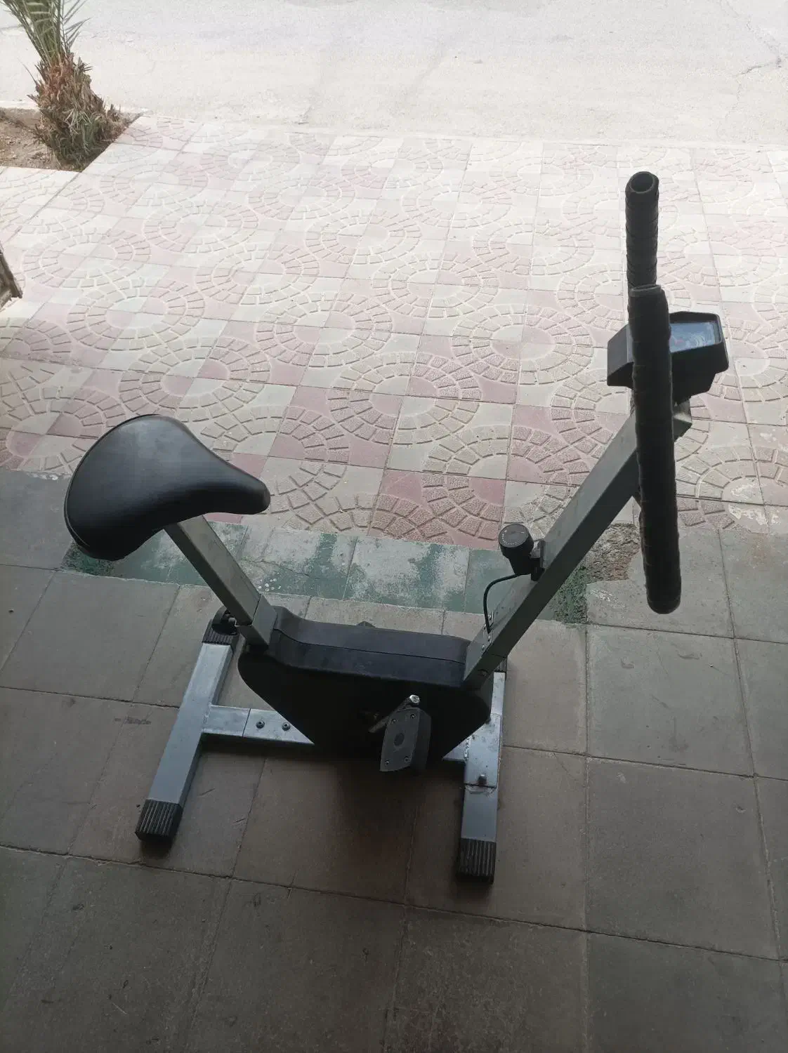 دوچرخه ثابت|دوچرخه، اسکیت، اسکوتر|نی‌ریز, |دیوار