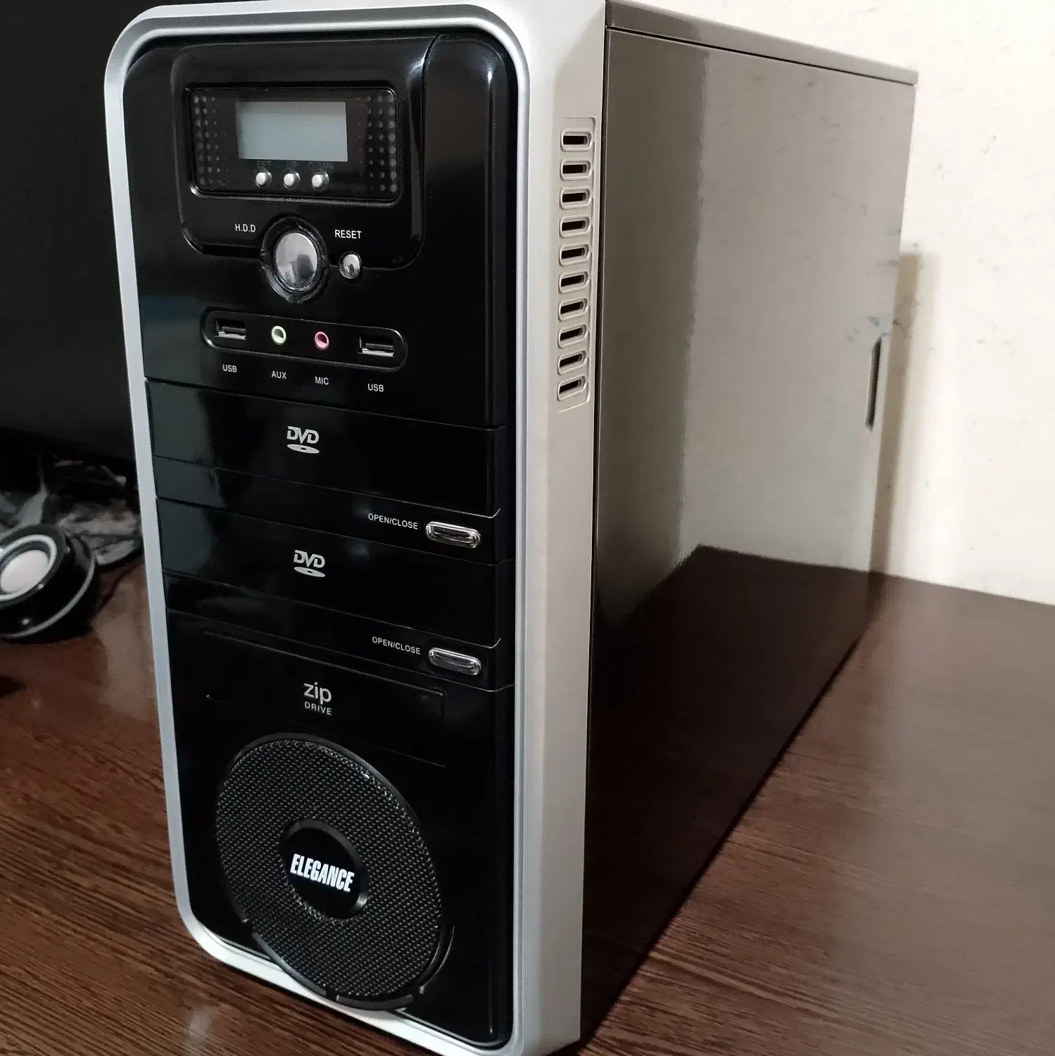 کامپیوتر گیم و طراحی|رایانه رومیزی|اندیشه, اندیشه فاز ۱|دیوار