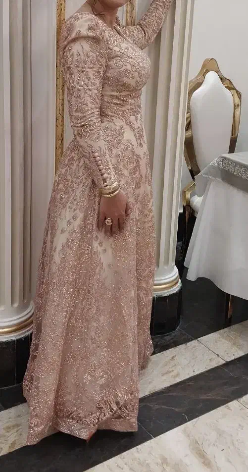 دن مجلسی|لباس|خسروشاه, |دیوار