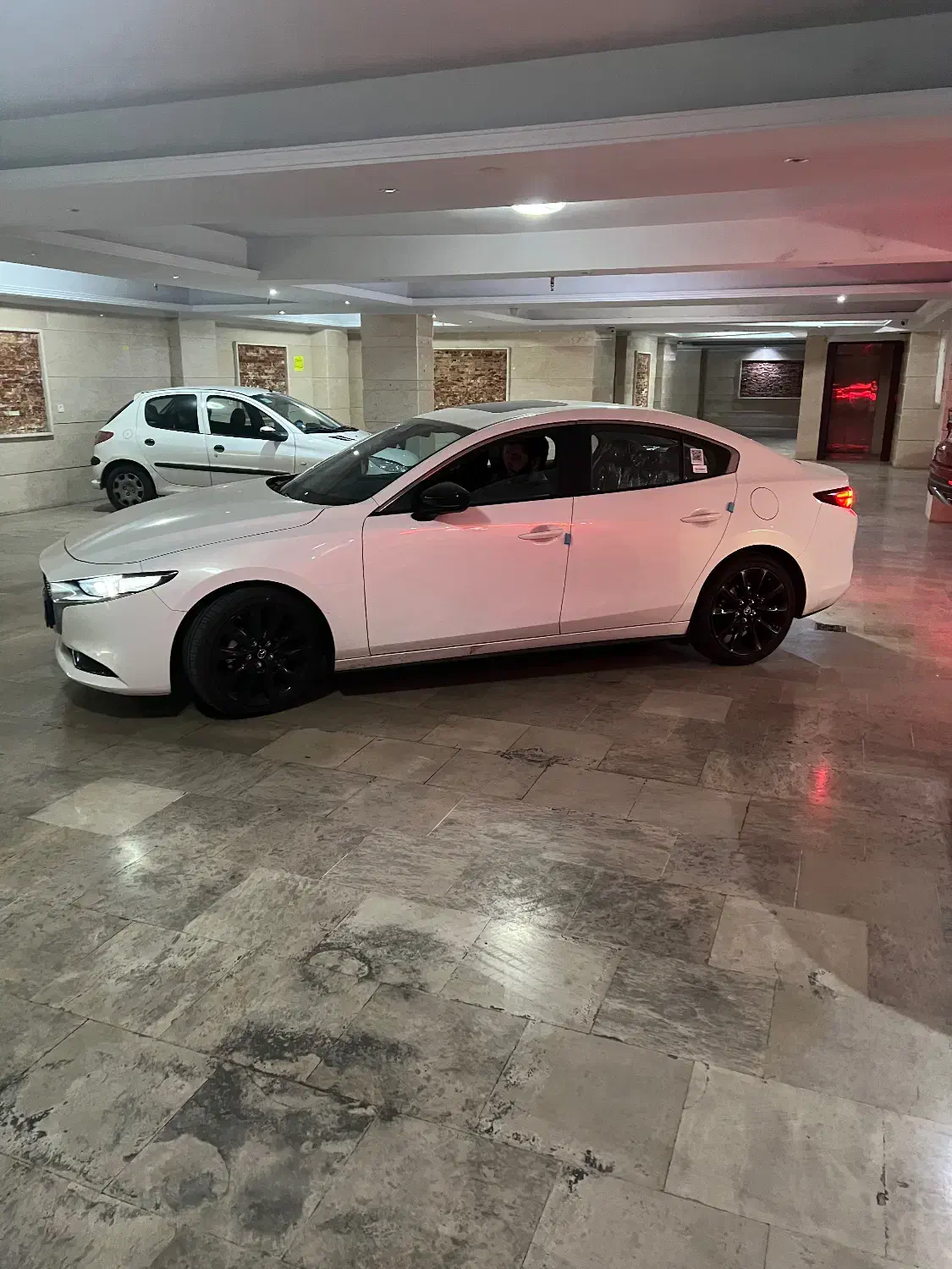 مزدا ۳ وارداتی پرمیوم شخصی|خودرو سواری و وانت|تهران, امانیه|دیوار